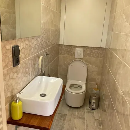 - A - Vyhlídka Nad řekou Zdiby